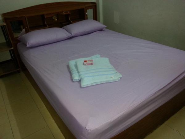 Roong-Arun Apartment : photo 3 de la chambre chambre simple