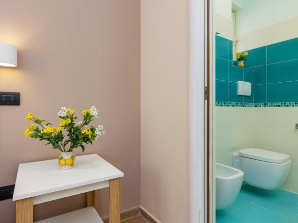 B&B Giacomino : photo 9 de la chambre chambre double ou lits jumeaux avec balcon