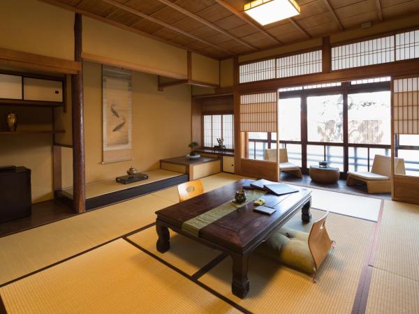 Nazuna Kyoto Nijo-jo : photo 2 de la chambre suite (90 m²) avec baignoire semi-extérieure - réservée aux adultes