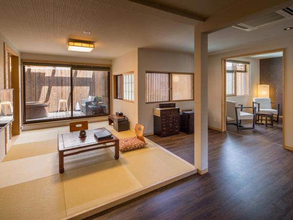 Nazuna Kyoto Nijo-jo : photo 2 de la chambre suite (60 m2) avec baignoire extérieure - réservée aux adultes