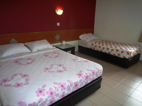 Lotus Hotel Johor Bahru : photo 2 de la chambre chambre triple