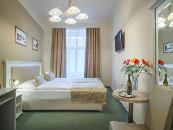 Hotel Taurus : photo 2 de la chambre chambre double ou lits jumeaux