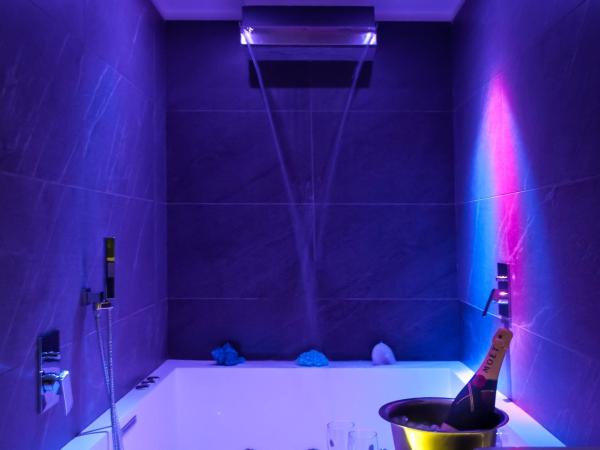 Carten : photo 6 de la chambre suite junior avec baignoire spa – vue sur château