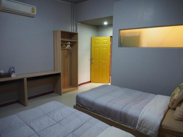Sriyanar Place : photo 4 de la chambre chambre lits jumeaux - vue sur jardin