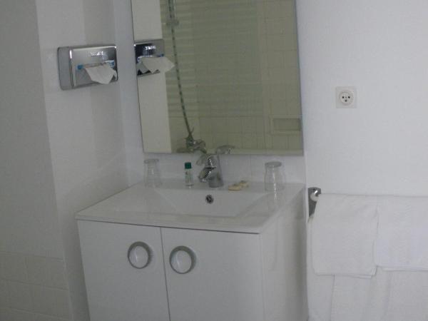 Hôtel Continental : photo 7 de la chambre chambre double classique avec baignoire