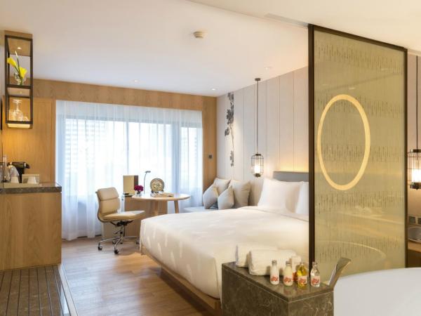 The Garden Hotel Guangzhou - Free shuttle between hotel and Exhibition Center during Canton Fair & Exhibitor registration Counter : photo 2 de la chambre chambre premier