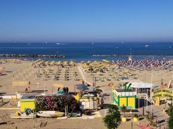 Hotel Tritone Rimini : photo 1 de la chambre chambre double avec balcon - vue sur mer