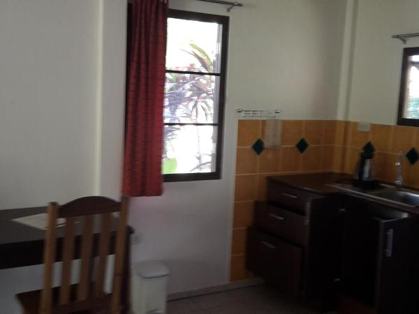 Lake View Bungalows : photo 4 de la chambre bungalow avec terrasse