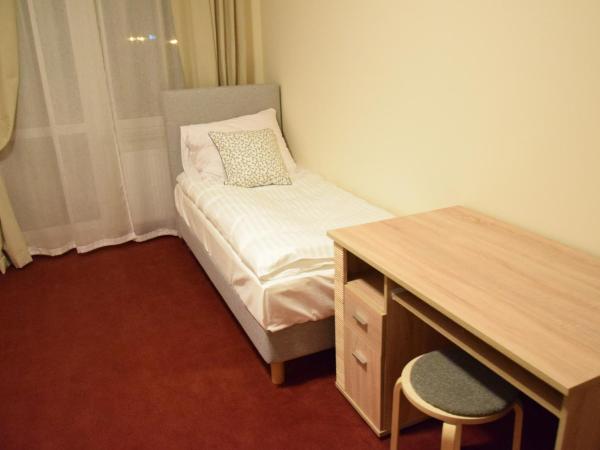 Botanik Hostel : photo 7 de la chambre chambre triple avec salle de bains commune