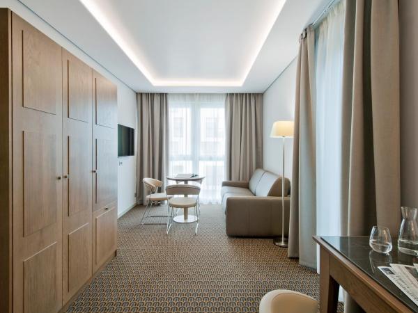 Hotel Royal Prague : photo 6 de la chambre suite familiale avec 2 salles de bains