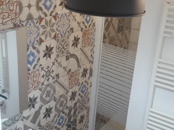 Testa o Croce Casa Vacanze : photo 9 de la chambre chambre double ou lits jumeaux avec salle de bains privative externe