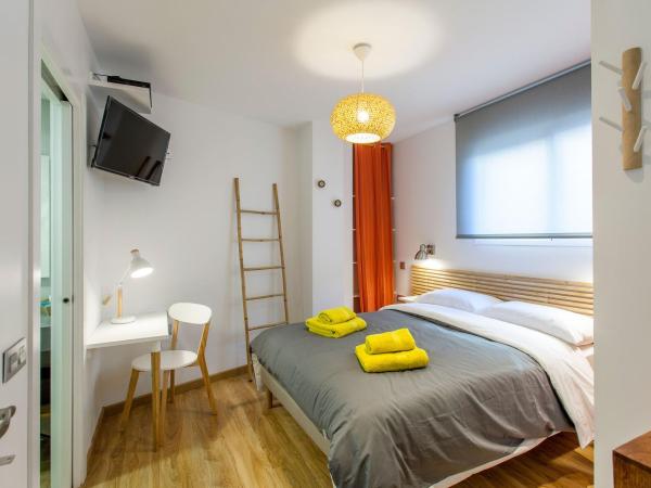 City Garden Bed and Breakfast : photo 2 de la chambre chambre double avec salle de bains privative