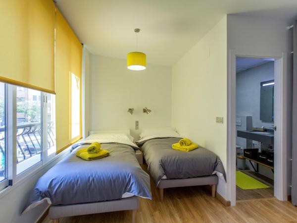 City Garden Bed and Breakfast : photo 5 de la chambre chambre quadruple avec salle de bains privative