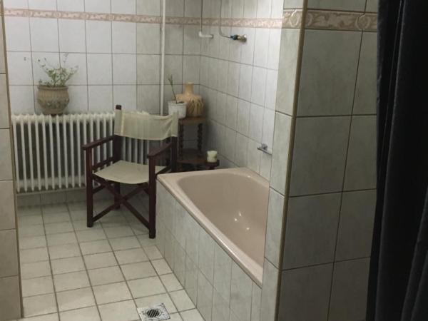 Hív-Lak Apartman : photo 9 de la chambre chambre familiale avec salle de bains privative