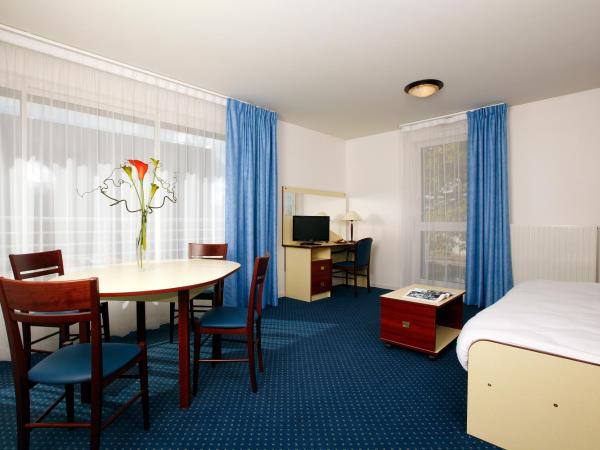 Appart'City Classic Rennes Beauregard : photo 3 de la chambre grand appartement