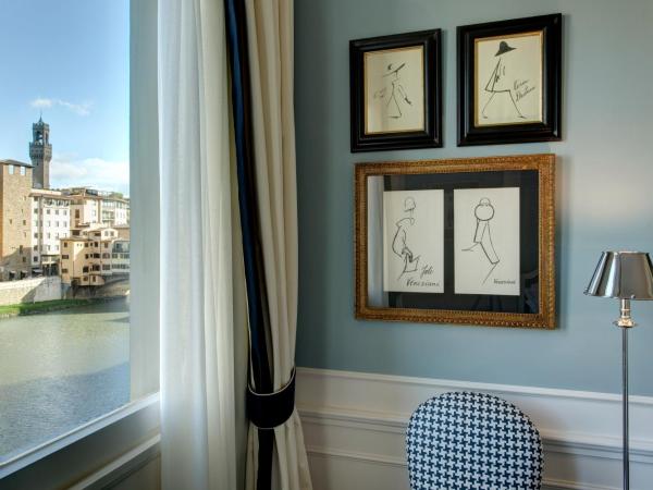 Hotel Lungarno - Lungarno Collection : photo 5 de la chambre chambre double ou lits jumeaux supérieure - vue sur rivière