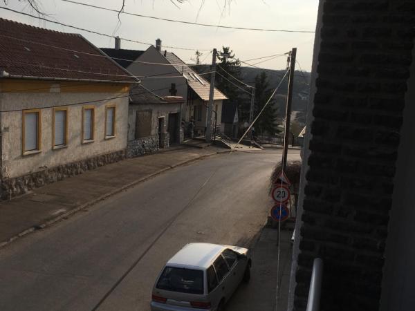 Hív-Lak Apartman : photo 8 de la chambre chambre double avec salle de bains privative