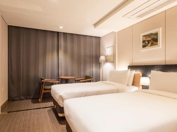 First Stay Hotel : photo 3 de la chambre chambre lits jumeaux standard