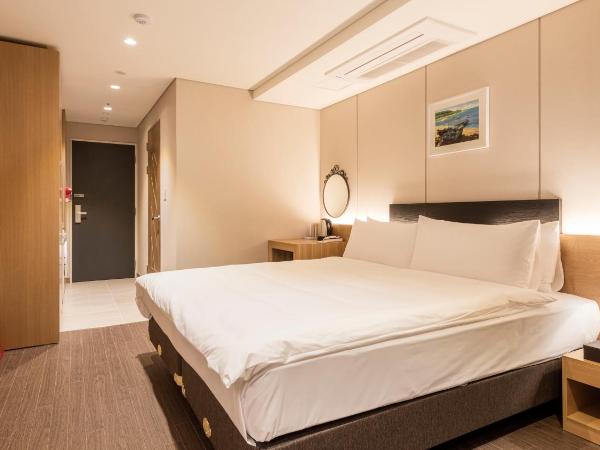 First Stay Hotel : photo 6 de la chambre chambre double standard