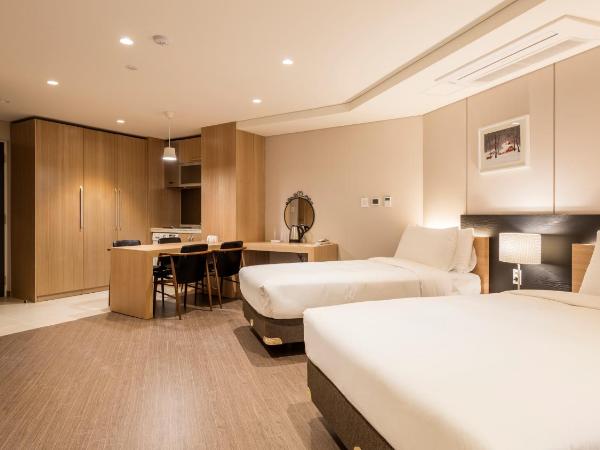 First Stay Hotel : photo 1 de la chambre suite