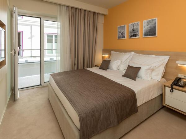 Hotel Crikvenica : photo 10 de la chambre chambre double supérieure avec balcon