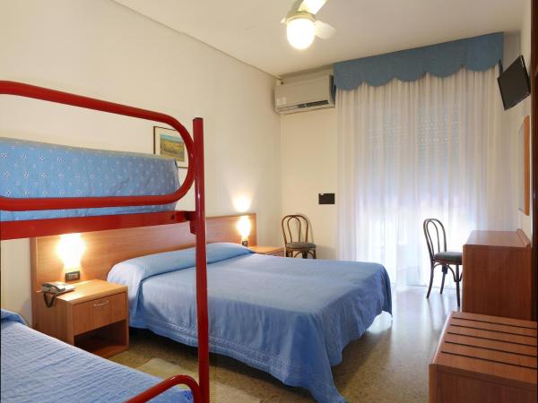 Hotel Bellaria : photo 1 de la chambre chambre triple