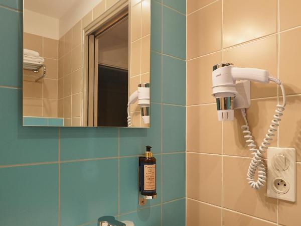 Cit'Hotel Les Alizés : photo 4 de la chambre chambre double confort