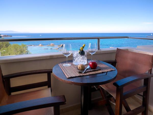 Irida Hotel : photo 3 de la chambre chambre double ou lits jumeaux - vue sur mer
