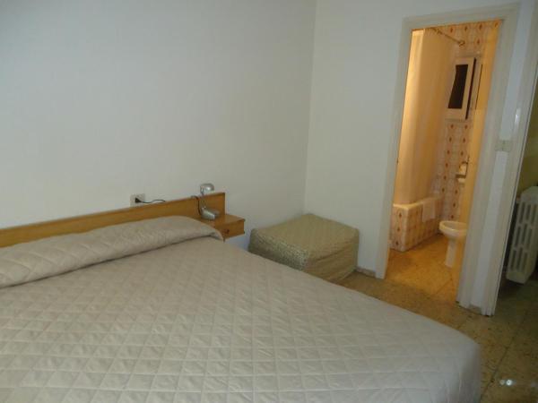 Residència Restaurant Indalo : photo 2 de la chambre chambre double ou lits jumeaux