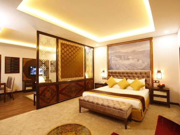 Royal Singi Hotel : photo 3 de la chambre suite familiale