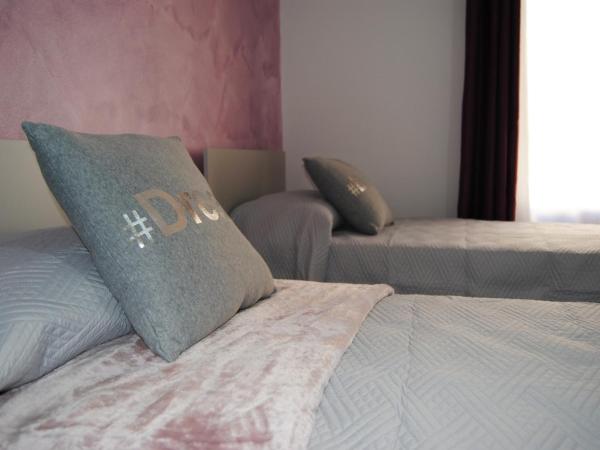 B&B Kenzia : photo 1 de la chambre chambre double ou lits jumeaux avec salle de bains privative