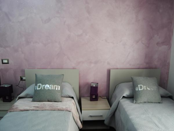 B&B Kenzia : photo 4 de la chambre chambre double ou lits jumeaux avec salle de bains privative