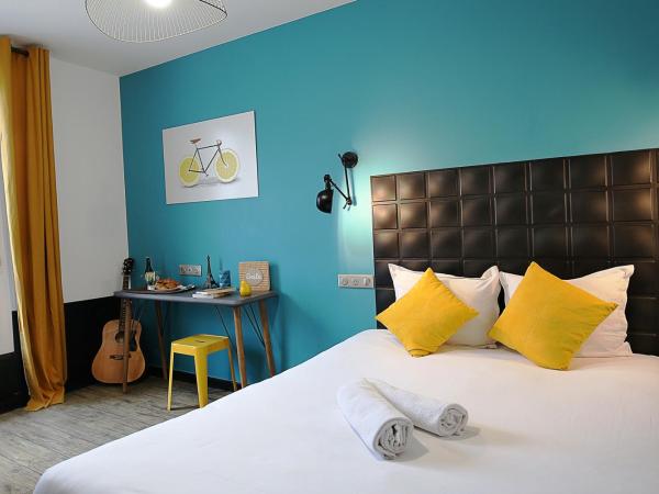 Arty Paris Porte de Versailles by River : photo 3 de la chambre chambre double avec salle de bains privative