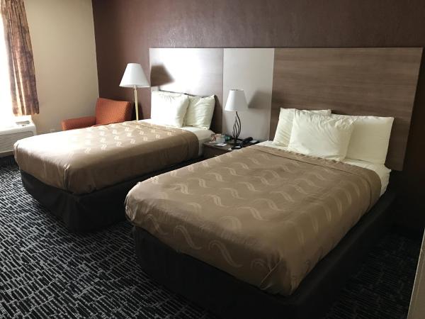 Quality Inn Near Pimlico Racetrack : photo 5 de la chambre chambre double avec 2 lits doubles