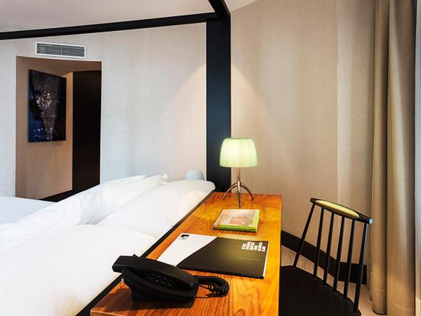 One Shot Luchana 22 : photo 5 de la chambre chambre double premium