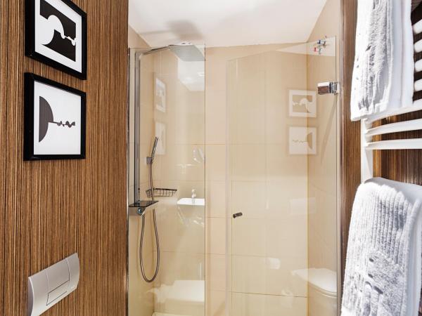 One Shot Luchana 22 : photo 8 de la chambre chambre double ou lits jumeaux standard