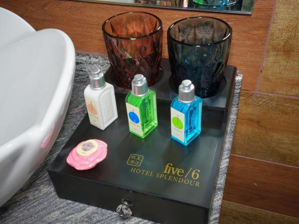 five6 Hotel Splendour : photo 5 de la chambre chambre triple familiale