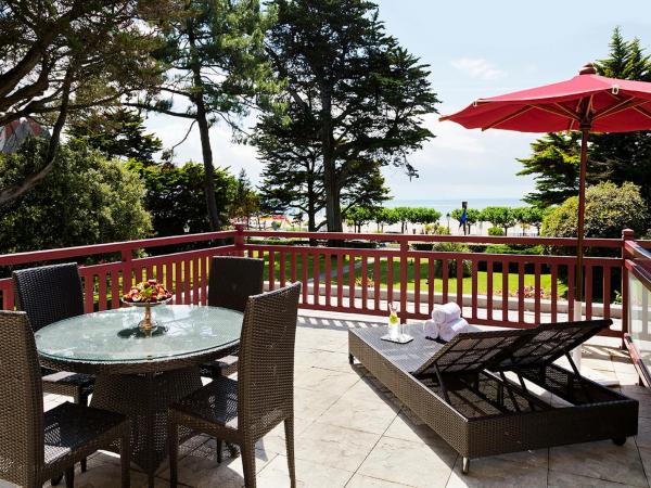 Le Castel Marie Louise : photo 2 de la chambre suite de luxe avec terrasse - vue sur mer