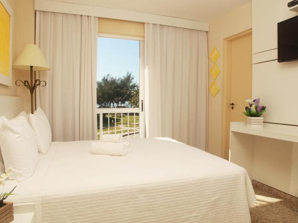 KS Beach Hotel : photo 4 de la chambre chambre double - vue latérale sur mer