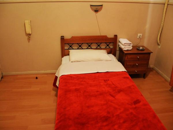 Argo : photo 2 de la chambre chambre simple avec salle de bains commune