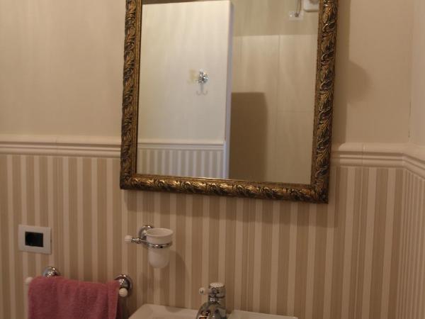 Relais Corte Sant' Agata B&B : photo 2 de la chambre chambre triple avec salle de bains privative