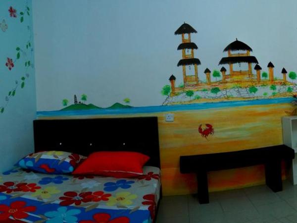 Old Town Guest House : photo 2 de la chambre chambre quadruple avec salle de bains commune