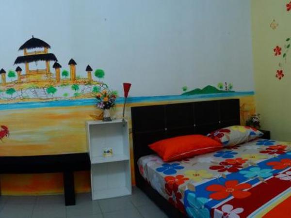 Old Town Guest House : photo 3 de la chambre chambre quadruple avec salle de bains commune