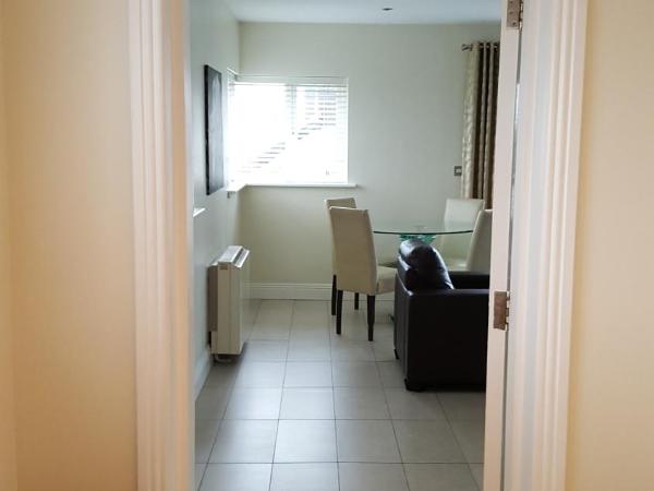 St Bridget's Apartments : photo 3 de la chambre appartement avec balcon