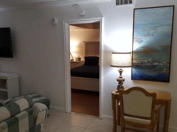 2 Bedroom 2 Bath Beachfront Condo on Miami Beach Millionaire Row : photo 7 de la chambre appartement 2 chambres
