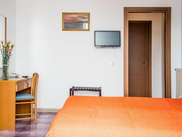 Hotel Internazionale : photo 8 de la chambre chambre double ou lits jumeaux