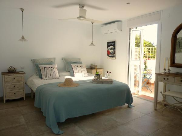 Villa Breeze Boutique Guest Rooms, Marbella : photo 6 de la chambre chambre double avec patio