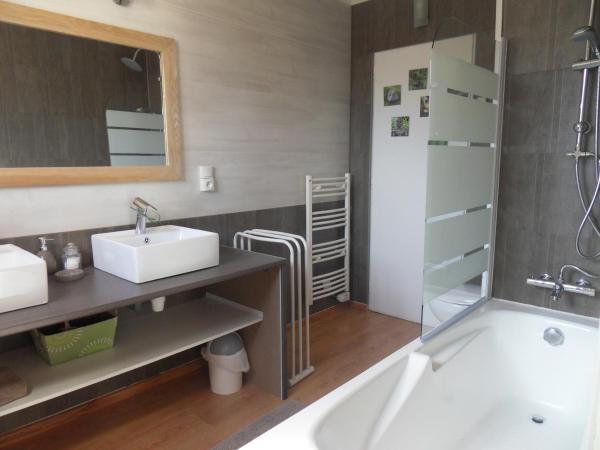 Chambres d'Hôtes de la Grone : photo 4 de la chambre chambre double avec balcon