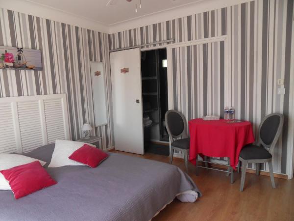 Chambres d'Hôtes de la Grone : photo 7 de la chambre chambre triple avec balcon