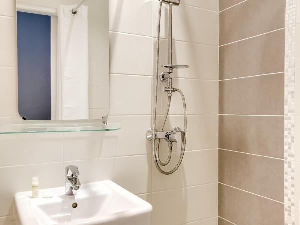 Hôtel Le Mondon Metz : photo 1 de la chambre chambre simple classique avec douche (sans climatisation)